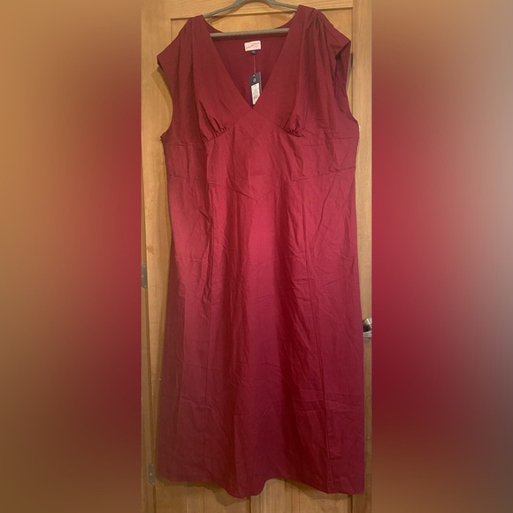 Universal Thread Dresses & Skirts - Elegant Maroon Sleeveless Dress